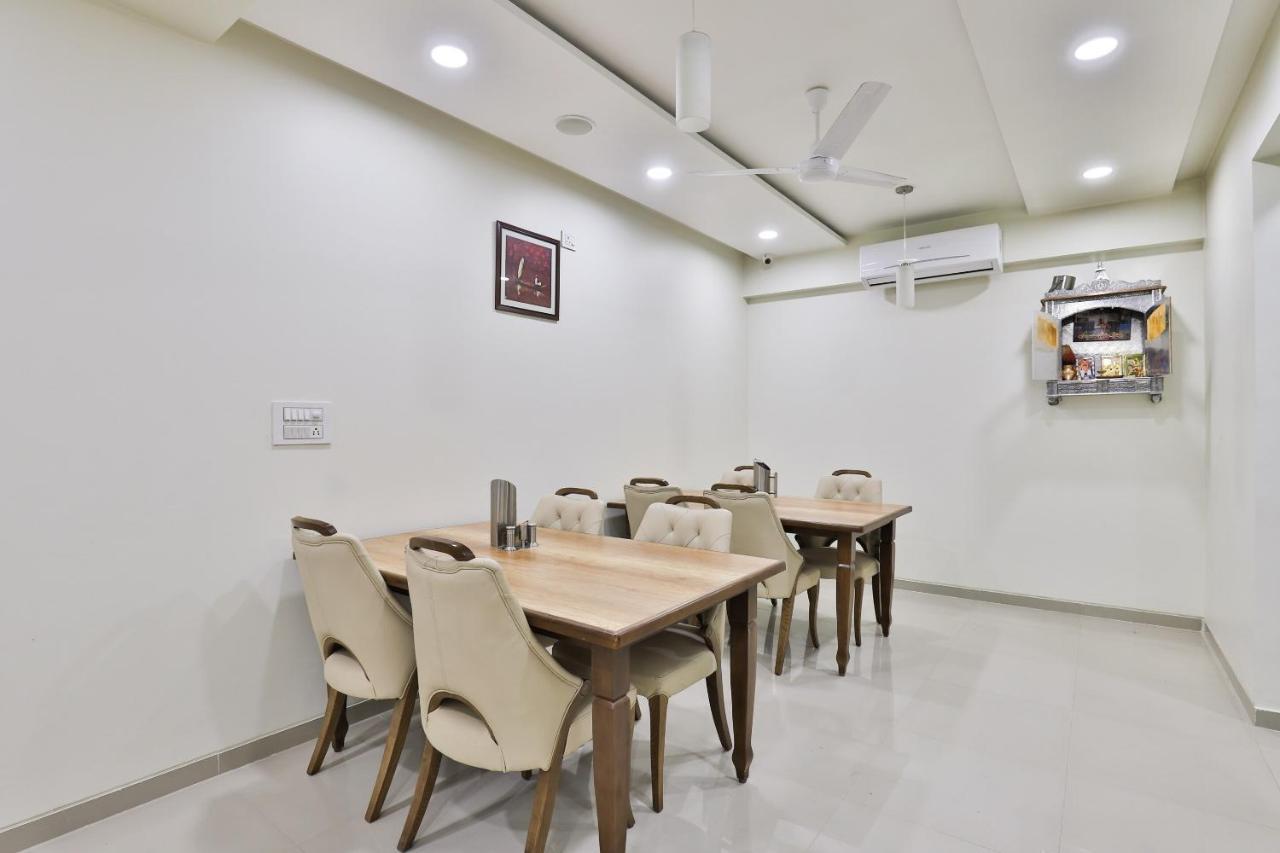 Collection O 12462 Hotel Shiv Inn Gandhinagar Exterior foto